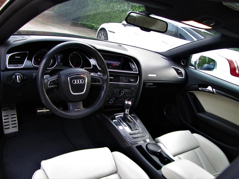 VENDIDO - AUDI RS5