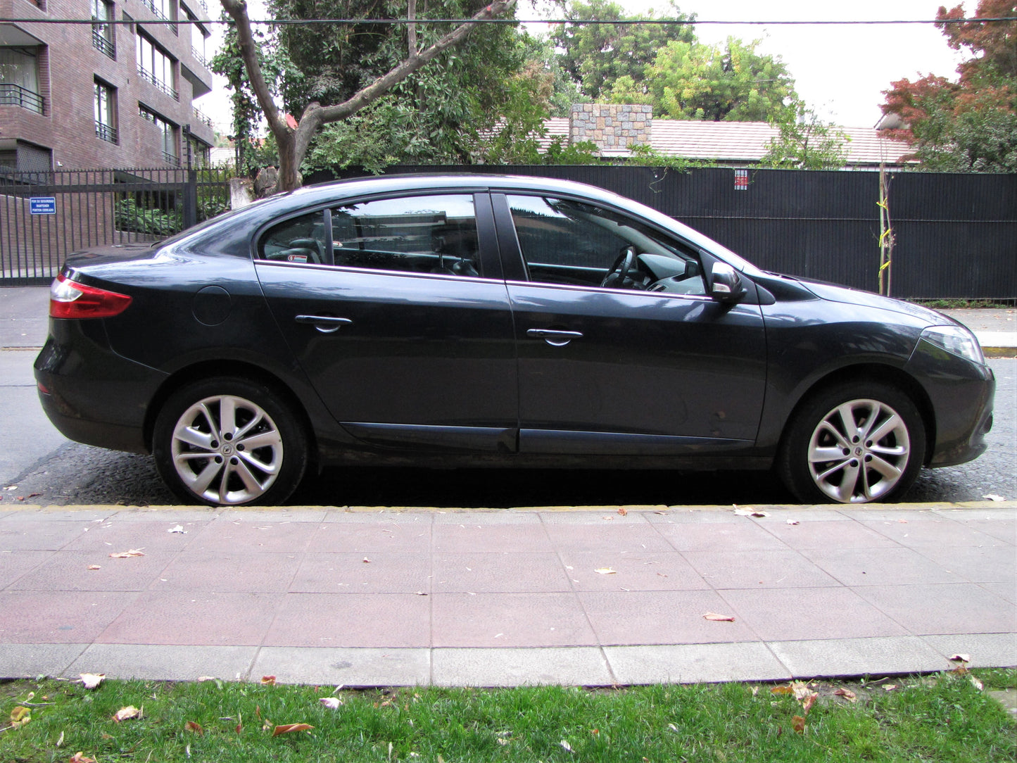 VENDIDO - Renault New Fluence